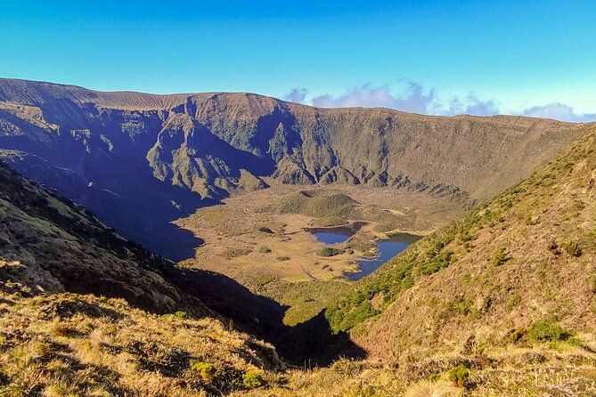 Horta, Faial: 1 Day Tour with Capelinhos, Caldeira and Local Guide