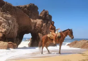 Private Horse Back Ridding Tour and Discover The Arch of the Pacific
