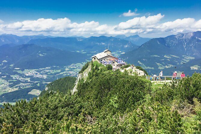 Private Driver from Salzburg to Munich, 3h Stop in Eagle's Nest