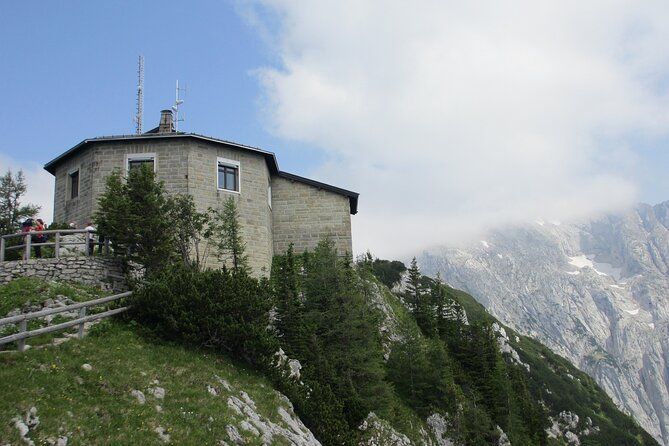 Private Transfer from Munich to Salzburg with 3h on Eagle's Nest