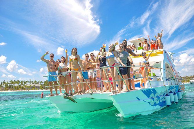Great Snorkeling Cruise with Sharks & Stingray Encounter and Natural Pool