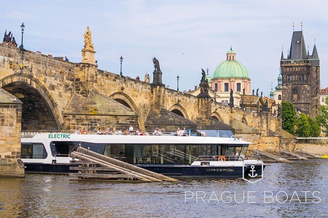 Prague Sightseeing Cruise: 50-Minute River Experience
