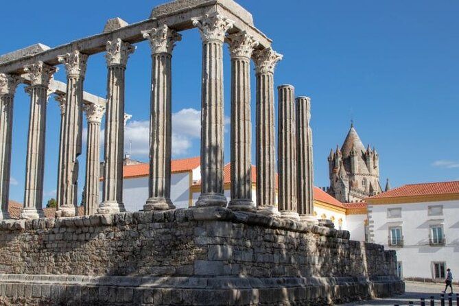 Évora Private Half-Day of Wonders with Tickets
