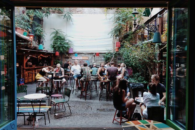 Secret Ruin Bar Crawl in Budapest with a Local