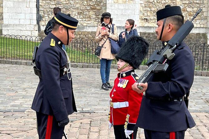 Tower of London Crown Jewels and English Royal History Tour