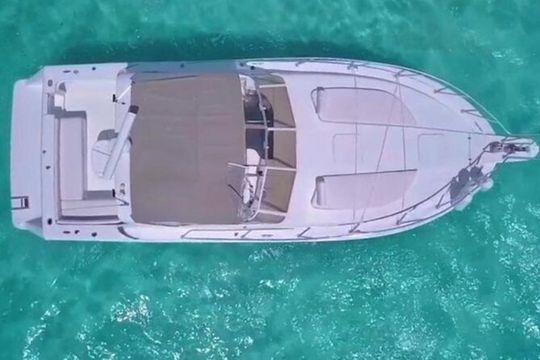 Yacht experience in Cancun: cruise, swim and sunset views