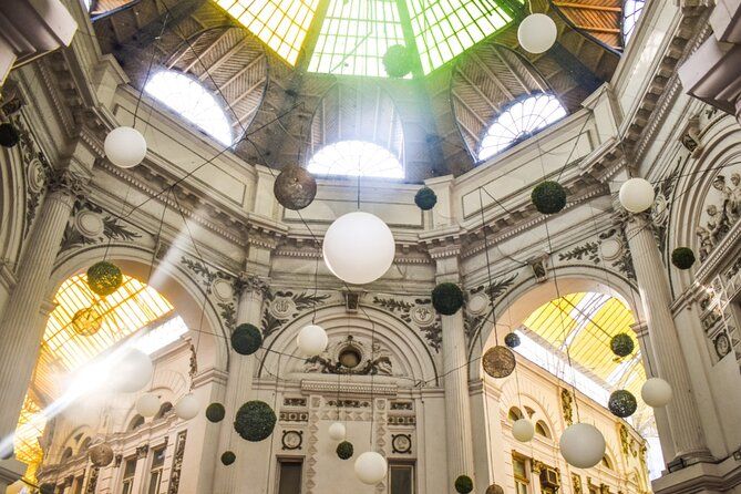 Bucharest Old Town Treasure Hunt: Walking Tour & Game