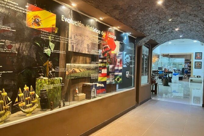 Shopping Tour Punta Cana Larimar Chocolate Cigar Factory souvenir