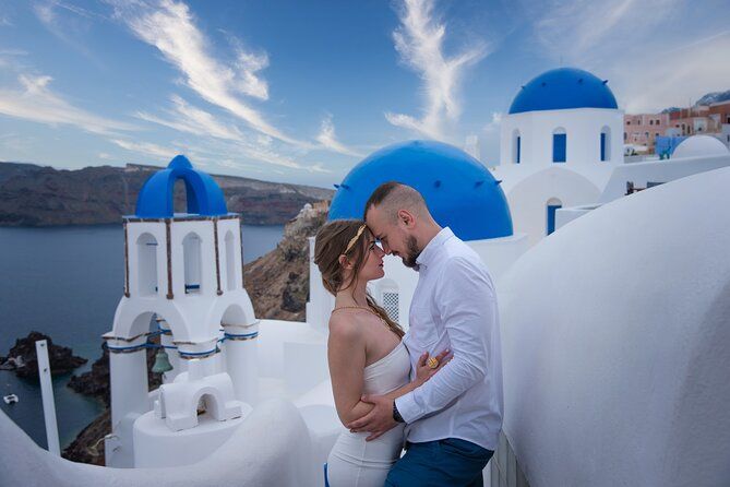 Photoshoot in Santorini Oia (skip the line)