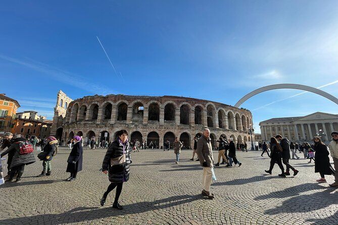 Verona: City Walking Tour with Cable Car Ride & Wine Aperitif