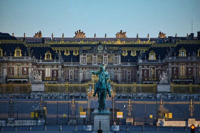 Paris Versailles Guided Tour with Gardens & Trianon Access