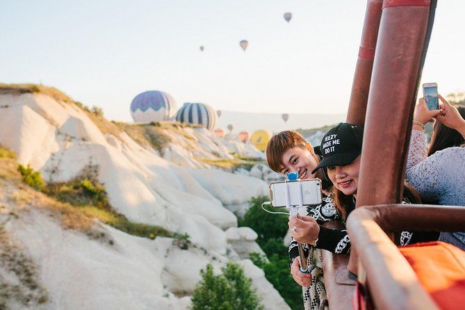 Hot Air Balloon, Best of Red and Green Guided 1-Day Tour