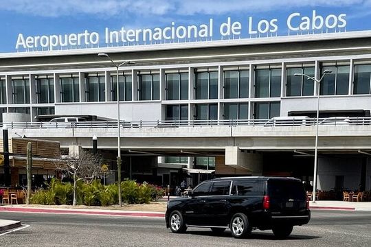 CABO AIRPORT PRIVATE SUV TO Cabo AREA RESORTS ONE WAY