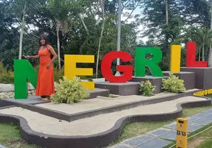 Seven Miles Beach in Negril and Ricks Cafe from Montego Bay