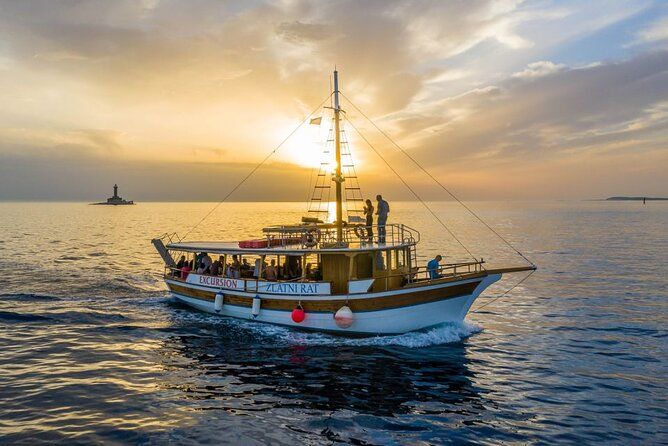 Private Sunset Cruise with Dolphin Watching in Medulin