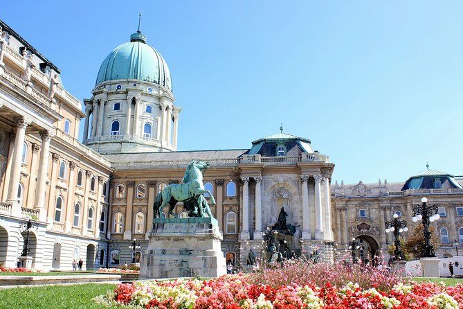 Private Buda Castle Walk with Entry to Matthias Church