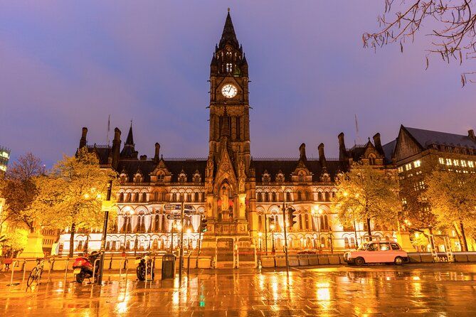 Manchester Scavenger Hunt & Highlights Self-Guided Walking Tour