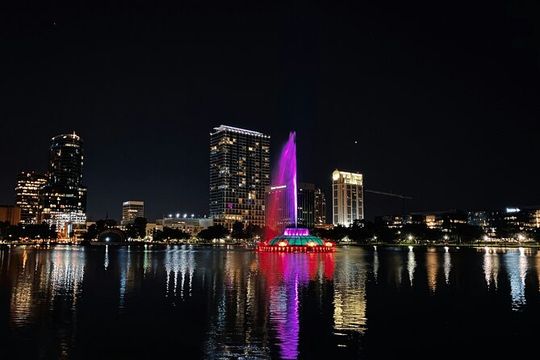 Self-Guided Scavenger Hunt: Lake Eola's Art Scene & Scenery