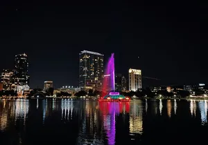 Self-Guided Scavenger Hunt: Lake Eola's Art Scene & Scenery