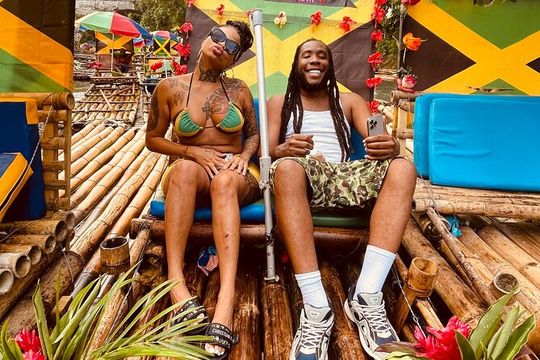 Customized Bamboo Rafting Limestone Massage with Coconut Water