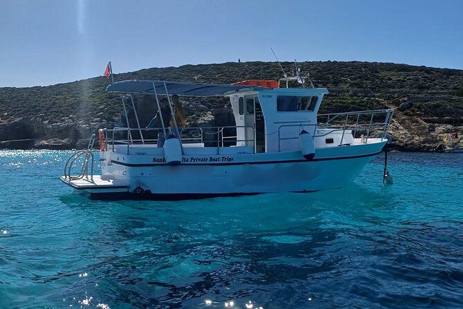 Private Boat Tour Experience with Snorkeling Blue Lagoon and Comino