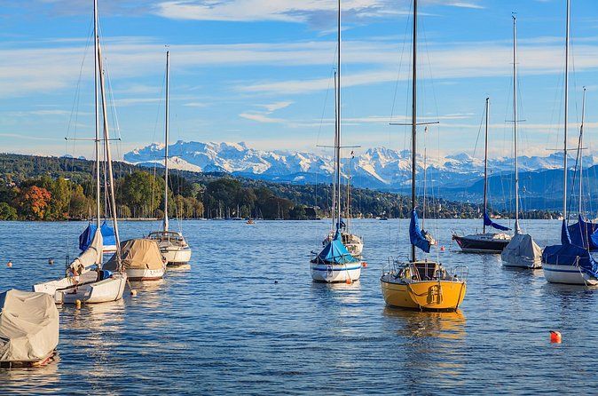 Private Zurich City Tour: Lake Zurich Cruise & Lindt Chocolate