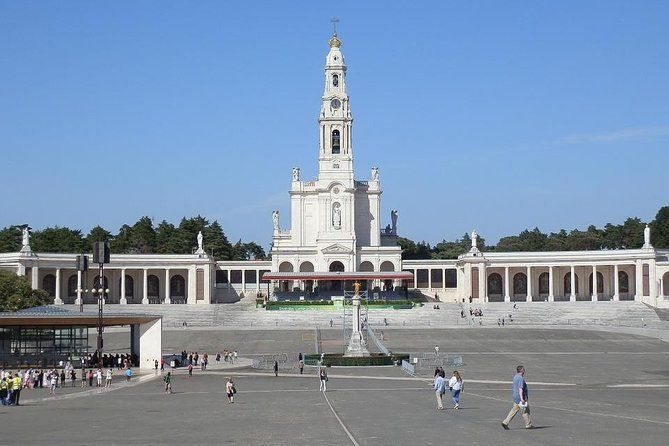 Private Tour - Fátima, Nazaré and Óbidos(Luxury)