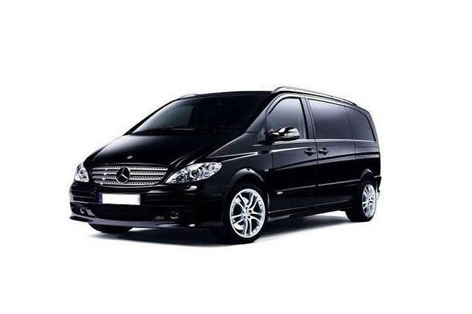 Private Transfer from Dublin city Center to Dublin airport One way Minivan
