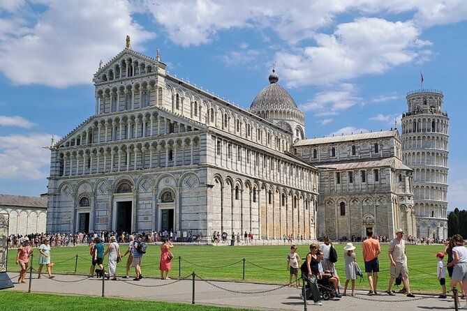 Pisa's Leaning Tower Climbing, Cathedral, Cemetery and Baptistery guided visit