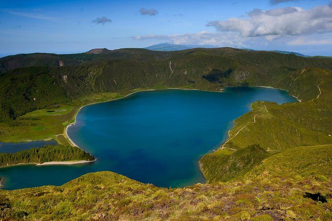 Lagoa do Fogo Volcano and Caldeira Velha Hot Springs