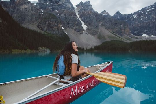 Lake Louise 、Moraine and Emerald Lake Tour from Calgary Banff