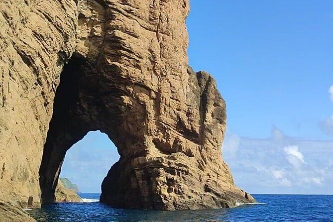 San Miguel: Boat Tour – Elephant Rock & Arches of Capelas