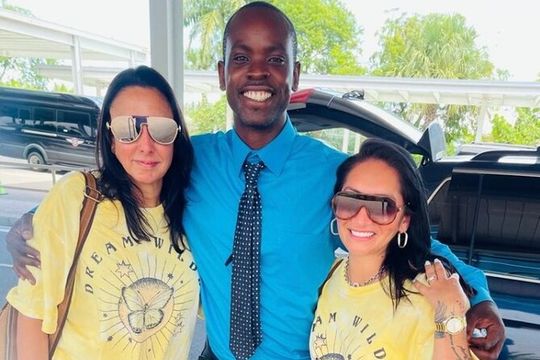 Private SUV One-Way Airport Ride with 30min (Grocery&Liquor stop)