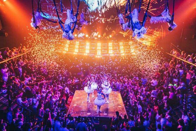 4-Hour VIP Coco Bongo and Club Hopping Private Guided Tour