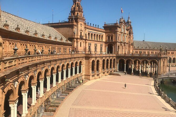 Private Transport Lisbon/Seville vice versa with 1 Algarve stop