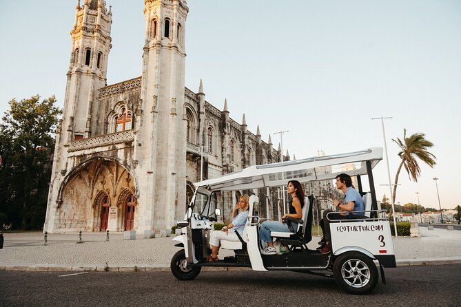 Expert Plus Tour of Lisbon in Private Eco Tuk Tuk with Local