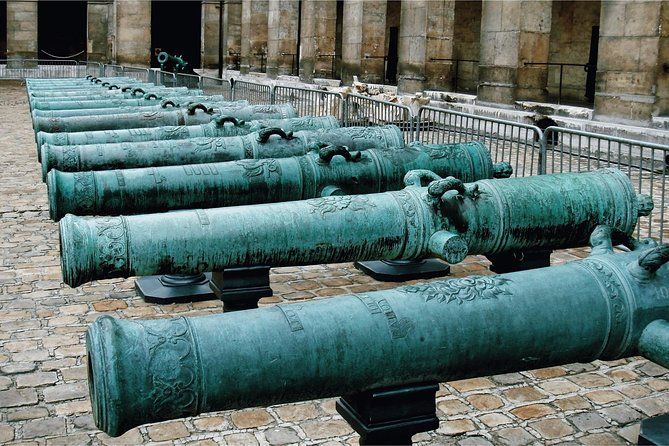 Skip the line Les Invalides World War Museum Guided Tour 8ppl Max
