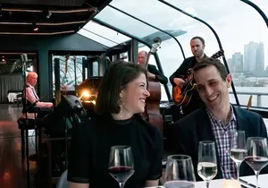 Bateaux New York Christmas Day Plated Brunch Cruise