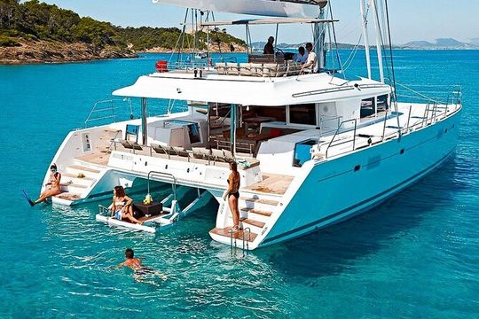 Dunn's River Falls Party Cruise, Blue Hole with Snorkeling, free beverages