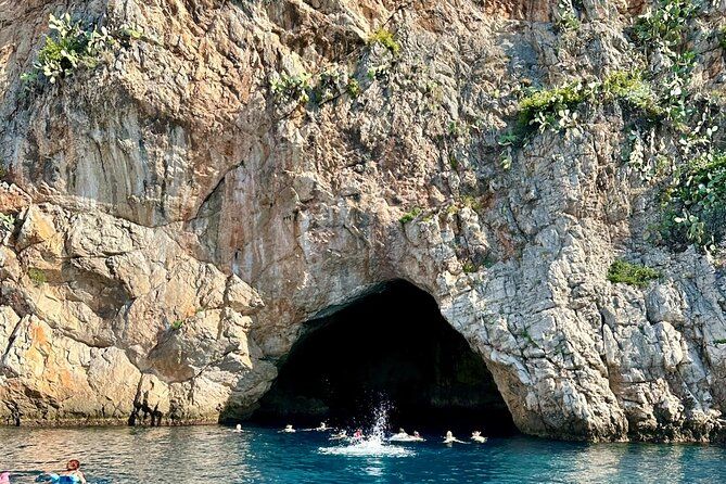 Boat tour guided from Nice to Monaco with snorkeling