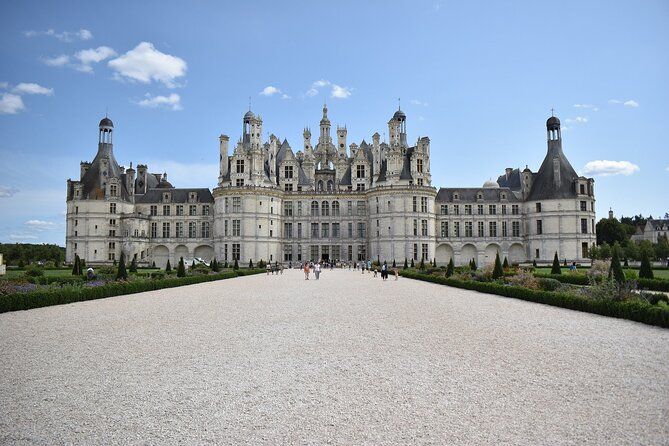Visit to the castles of Chenonceau and Chambord