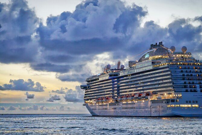 Private Cruise Transfers: AMS, Rotterdam, IJmuiden