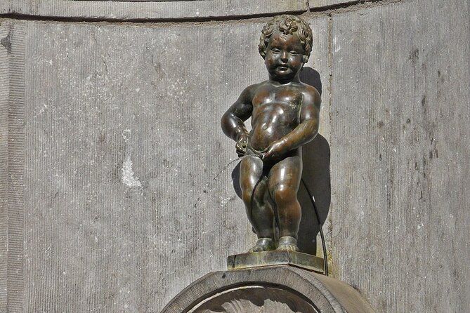 Brussels Walking and Tasting Tour (Beers,Chocolates&Fries/Waffle)