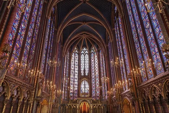 Notre Dame Exteriors and Sainte Chapelle Private Tour
