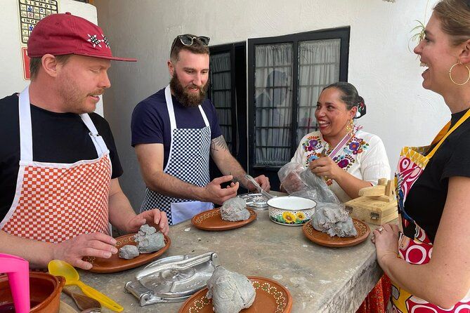 Hidden Kitchen : The Market Challenge in Guadalajara with Noemi
