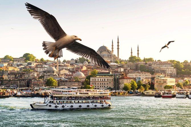 Private Guided Spice Market and Bosphorus Tour