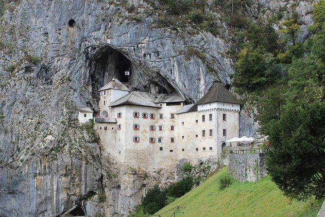 From Zagreb: POSTOJNA cave + Predjama castle + LJUBLJANA Day Tour