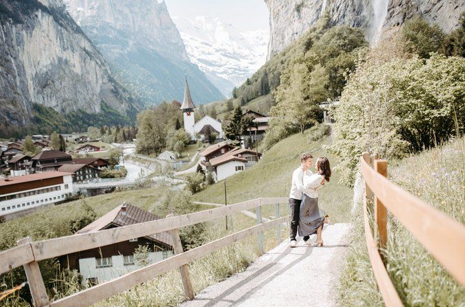 Private Photo Session with a Local Photographer in Interlaken
