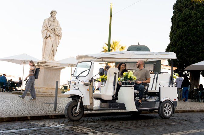Lisbon: Private Electric Tuk-Tuk Tour–Alfama & Scenic Viewpoints
