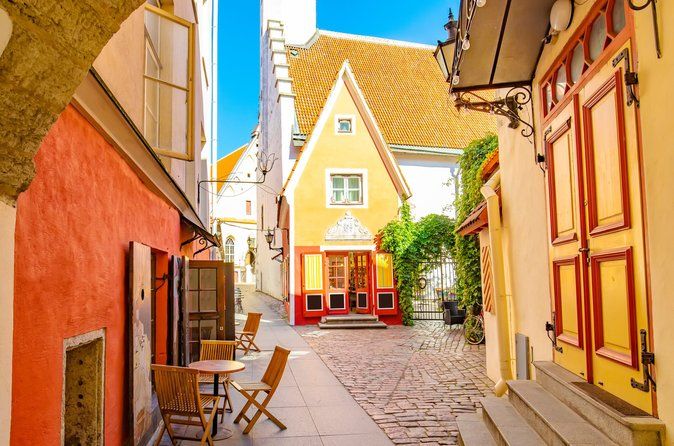 Tales of Old Tallinn 2-hour Walking Tour